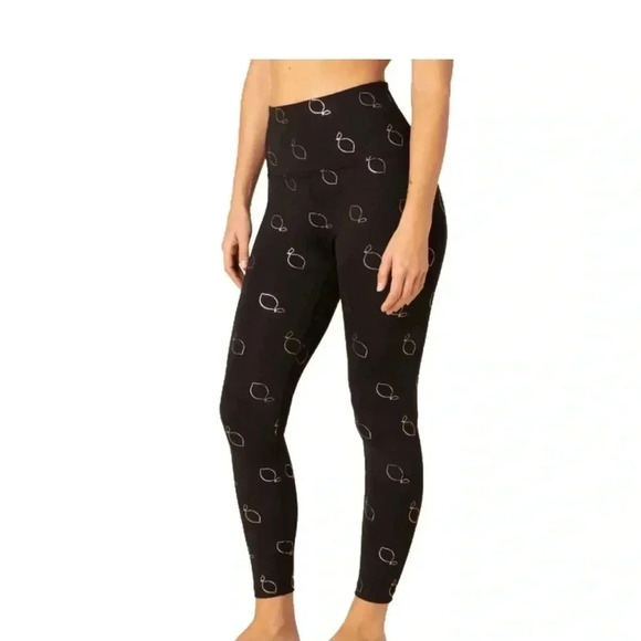 Beyond Yoga gold lemon and black leggings - Picture 2 of 13